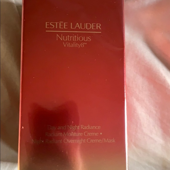 Estēe Lauded Nutritious Vitality8 NWT - Picture 2 of 3